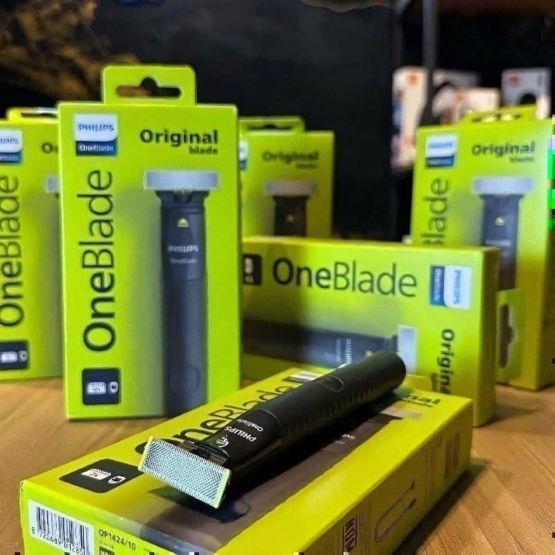 Máquina de barbear Philips OneBlade QP1424/10 preta